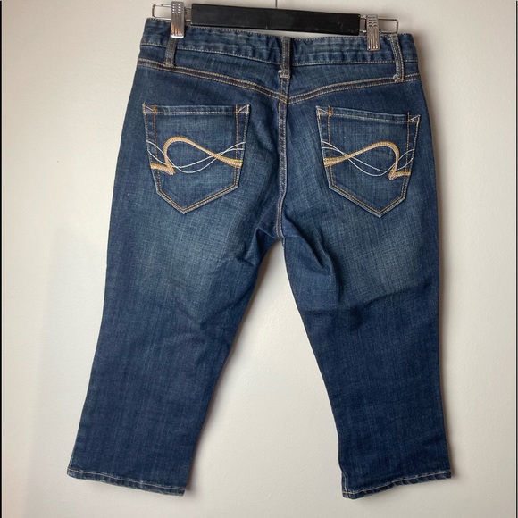 Jacob Connection Capris - Picture 2 of 6